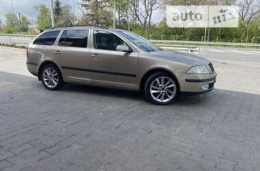 Универсал Skoda Octavia 2005 в Волочиске