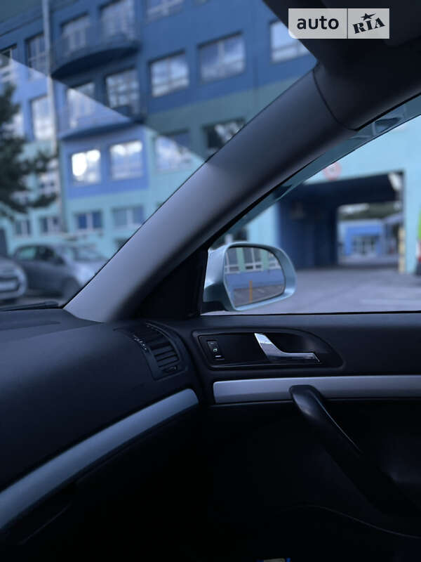 Лифтбек Skoda Octavia 2010 в Тячеве