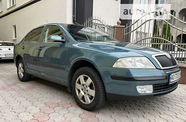 Лифтбек Skoda Octavia 2005 в Тячеве