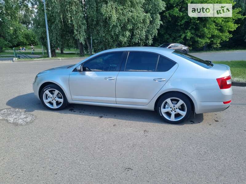 Ліфтбек Skoda Octavia 2015 в Сумах