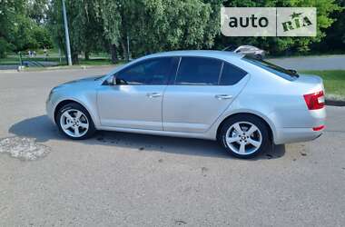 Лифтбек Skoda Octavia 2015 в Сумах