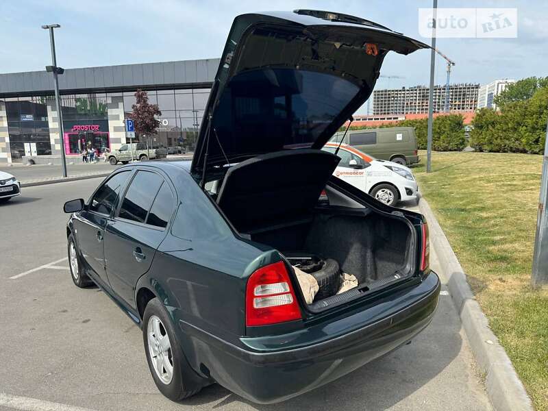 Ліфтбек Skoda Octavia 2004 в Києві