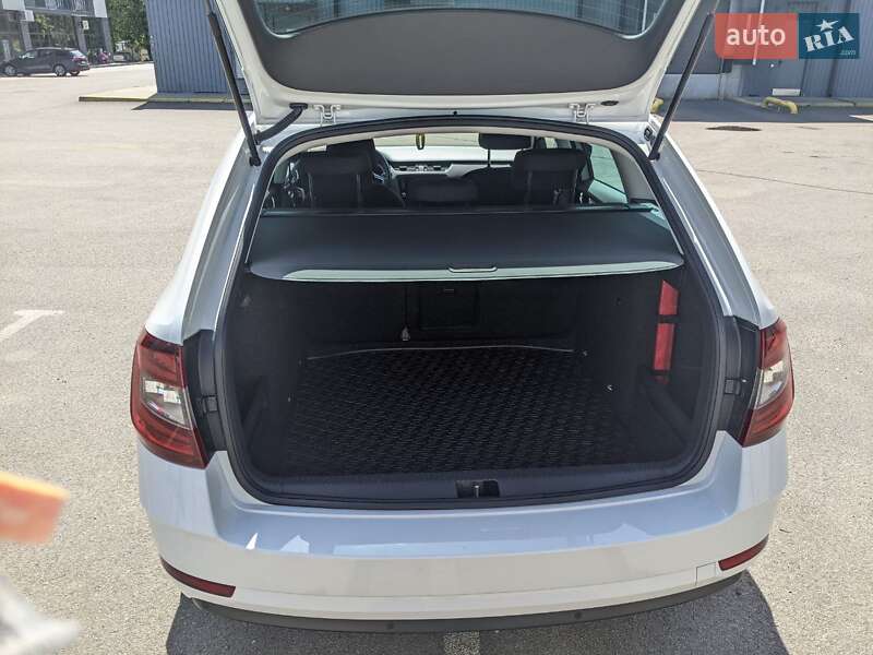 Універсал Skoda Octavia 2017 в Ужгороді