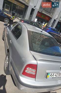 Лифтбек Skoda Octavia 2006 в 