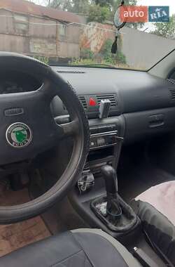 Лифтбек Skoda Octavia 2002 в 
