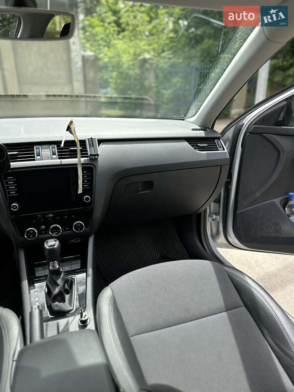 Универсал Skoda Octavia 2018 в Золочеве