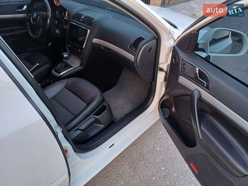 Универсал Skoda Octavia 2010 в Лановцах