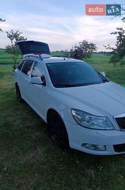 Универсал Skoda Octavia 2012 в 