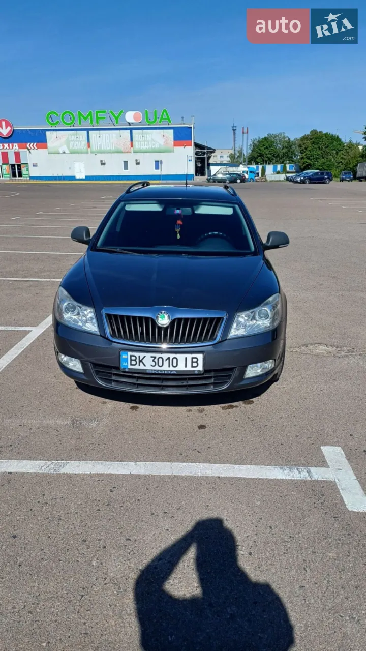 2010 Skoda Octavia - мініатюра 15