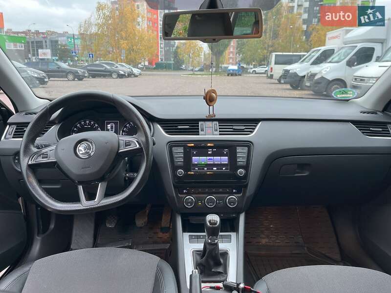 Универсал Skoda Octavia 2015 в Ровно