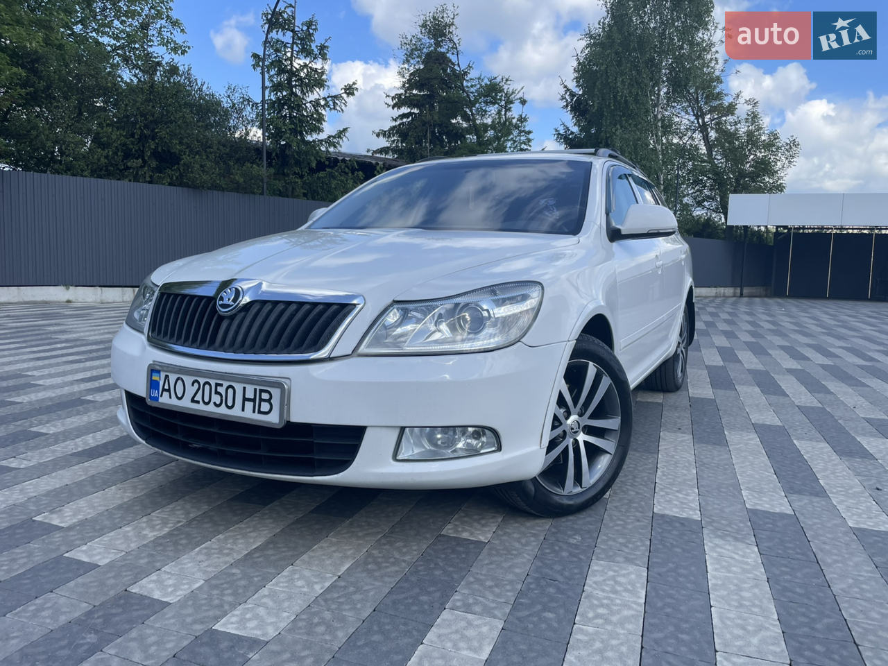 2010 Skoda Octavia - мініатюра 16