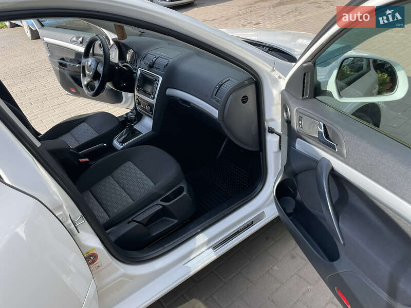 Универсал Skoda Octavia 2011 в Ужгороде