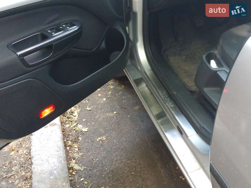 Ліфтбек Skoda Octavia 2008 в Дніпрі