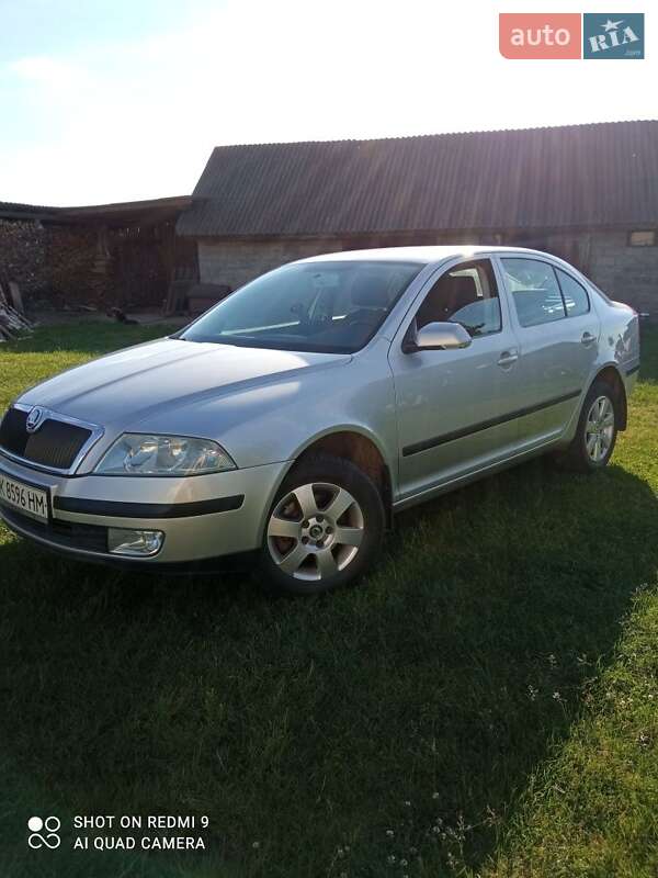 Лифтбек Skoda Octavia 2005 в Вараше