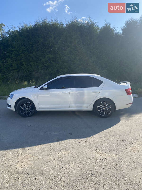 Лифтбек Skoda Octavia 2020 в Бориславе