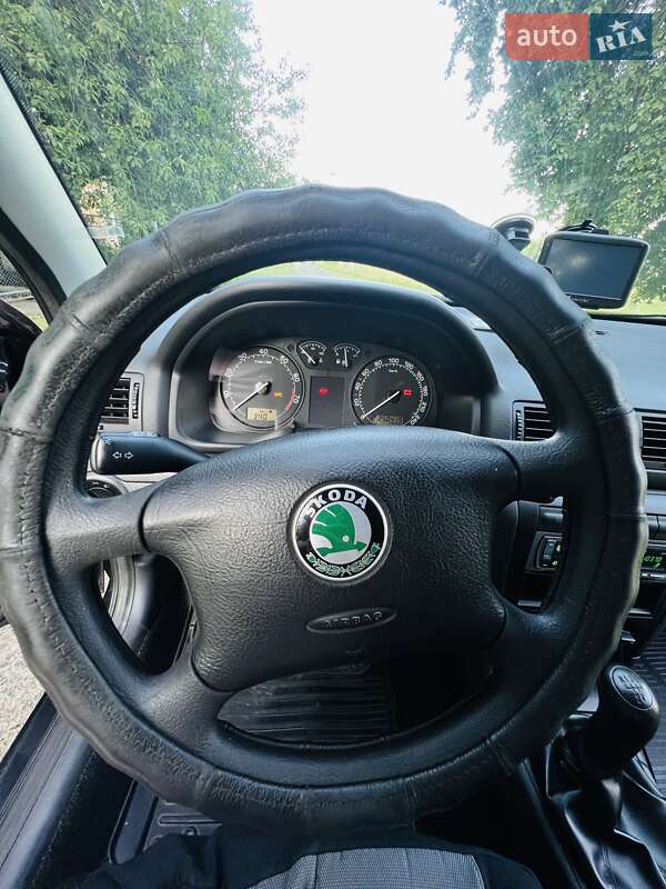 Лифтбек Skoda Octavia 2008 в Ровно