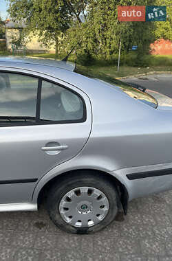 Лифтбек Skoda Octavia 2008 в 