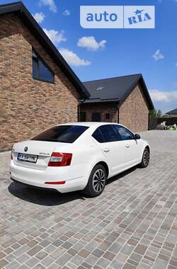 Лифтбек Skoda Octavia 2016 в Киеве