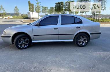 Лифтбек Skoda Octavia 2002 в Умани