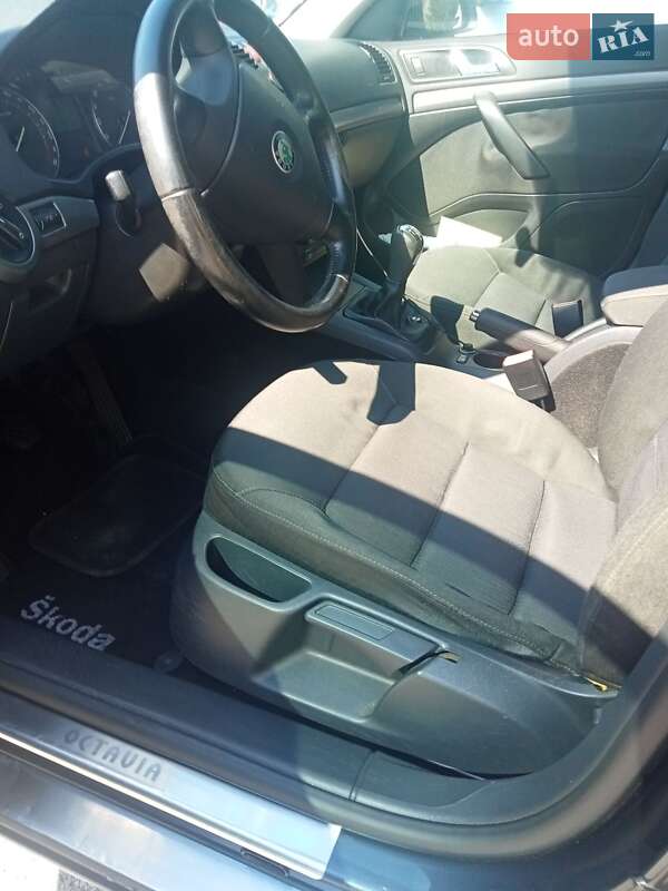 Лифтбек Skoda Octavia 2008 в Чернигове