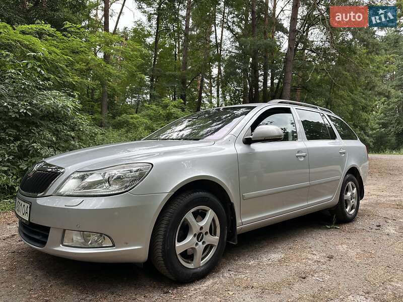Універсал Skoda Octavia 2010 в Бродах
