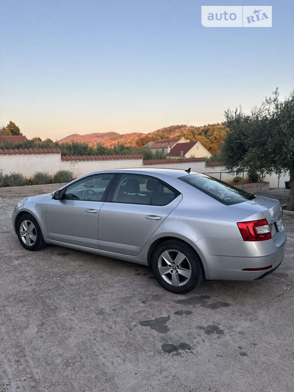 Лифтбек Skoda Octavia 2017 в Тячеве