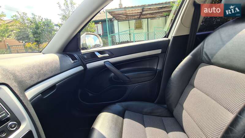 Універсал Skoda Octavia 2012 в Острозі