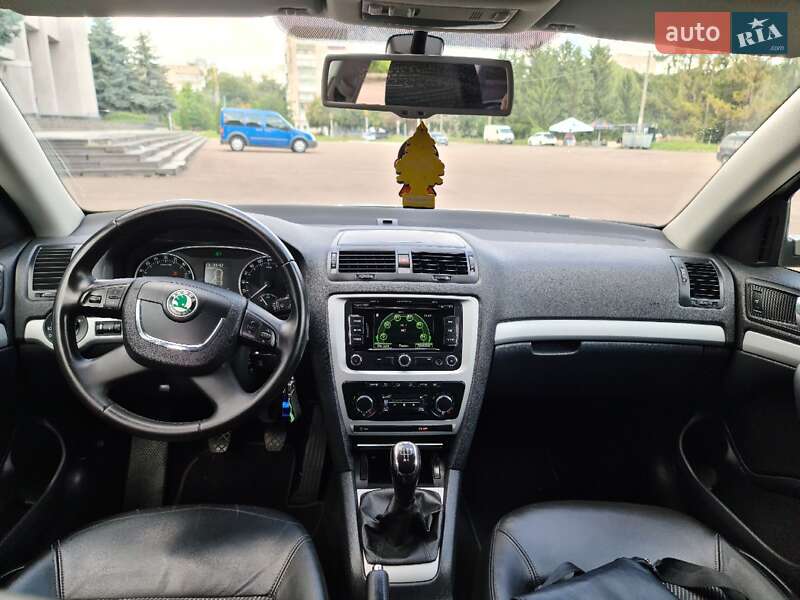 Універсал Skoda Octavia 2012 в Острозі