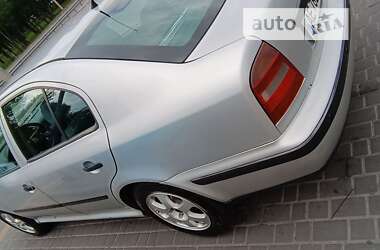 Лифтбек Skoda Octavia 2000 в Днепре