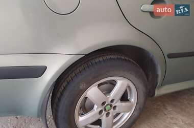 Лифтбек Skoda Octavia 2002 в 