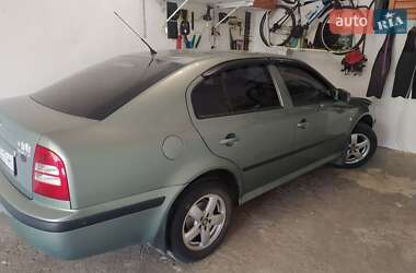 Лифтбек Skoda Octavia 2002 в 