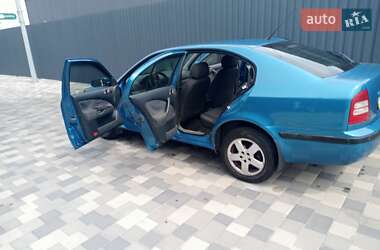 Лифтбек Skoda Octavia 2003 в 