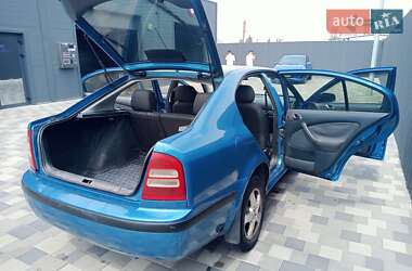 Лифтбек Skoda Octavia 2003 в 