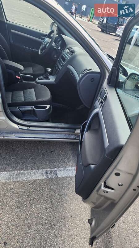 Лифтбек Skoda Octavia 2012 в Киеве фото 10 Лифтбек Skoda Octavia 2012 в Киеве