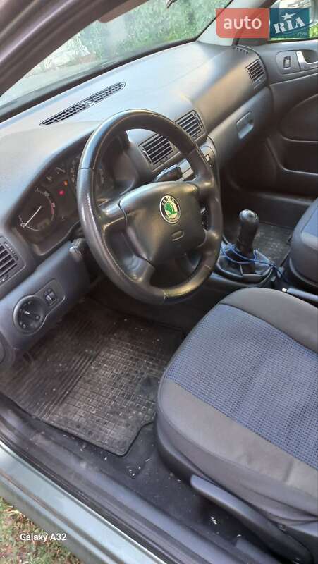 Ліфтбек Skoda Octavia 2003 в Дніпрі