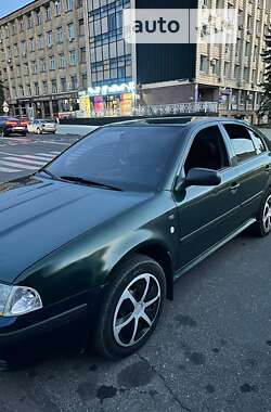 Лифтбек Skoda Octavia 2002 в Николаеве