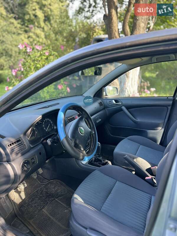 Ліфтбек Skoda Octavia 2005 в Рівному