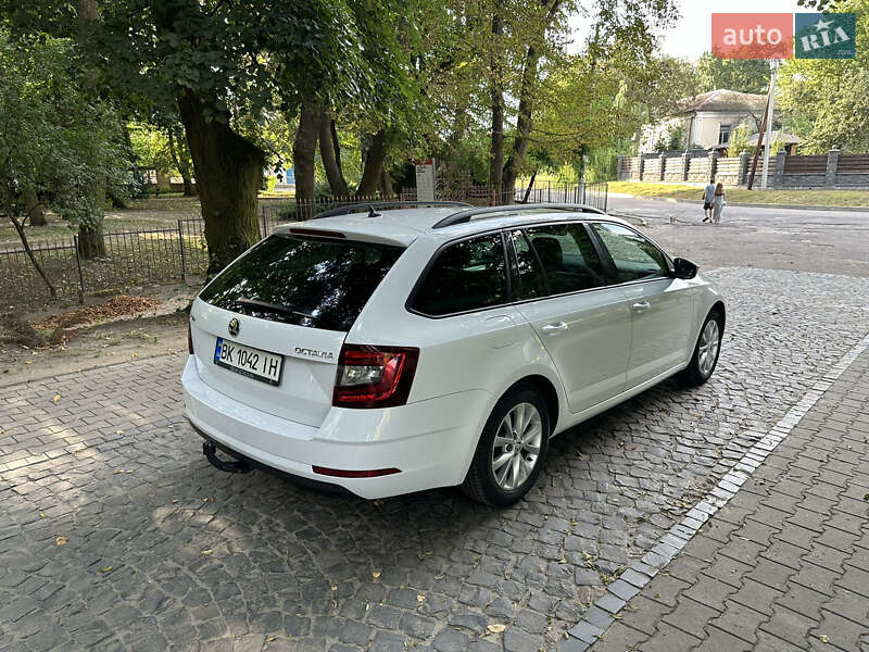 Универсал Skoda Octavia 2017 в Остроге