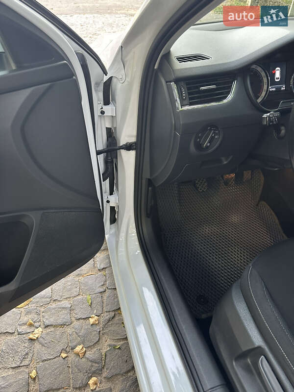 Универсал Skoda Octavia 2017 в Остроге