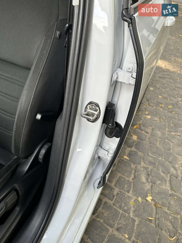 Универсал Skoda Octavia 2017 в Остроге