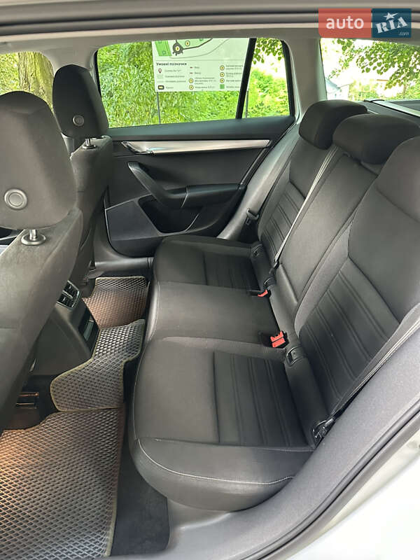 Универсал Skoda Octavia 2017 в Остроге