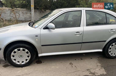 Лифтбек Skoda Octavia 2001 в 