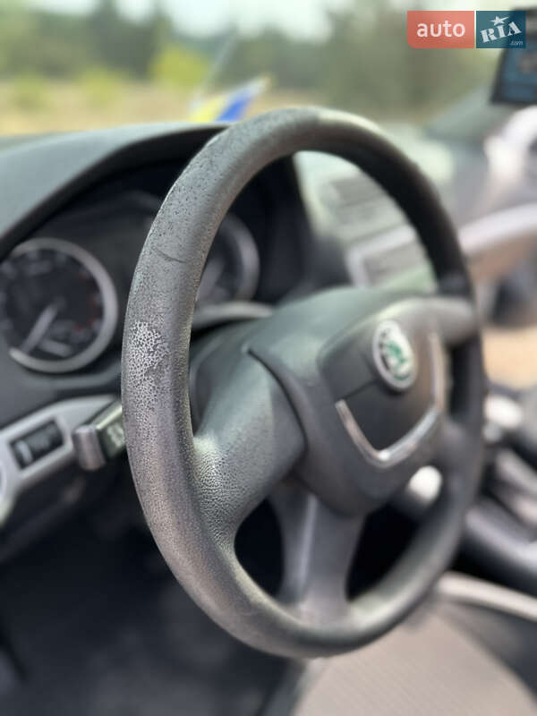 Лифтбек Skoda Octavia 2012 в Кропивницком