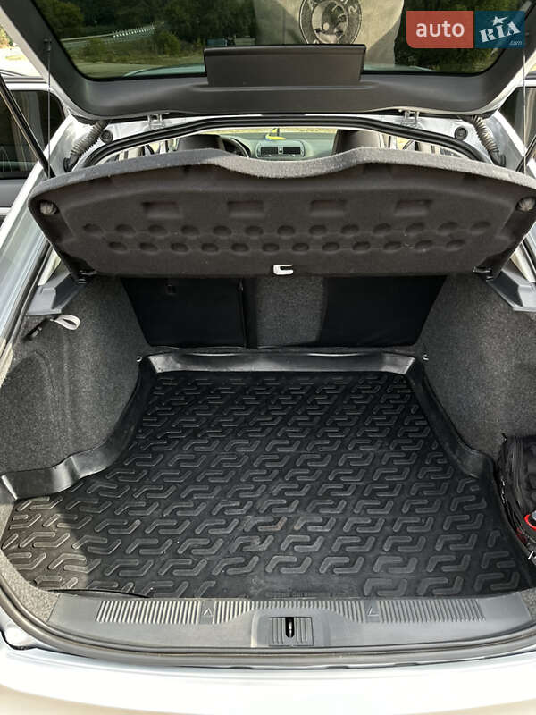 Лифтбек Skoda Octavia 2012 в Кропивницком