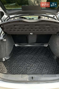 Лифтбек Skoda Octavia 2012 в 