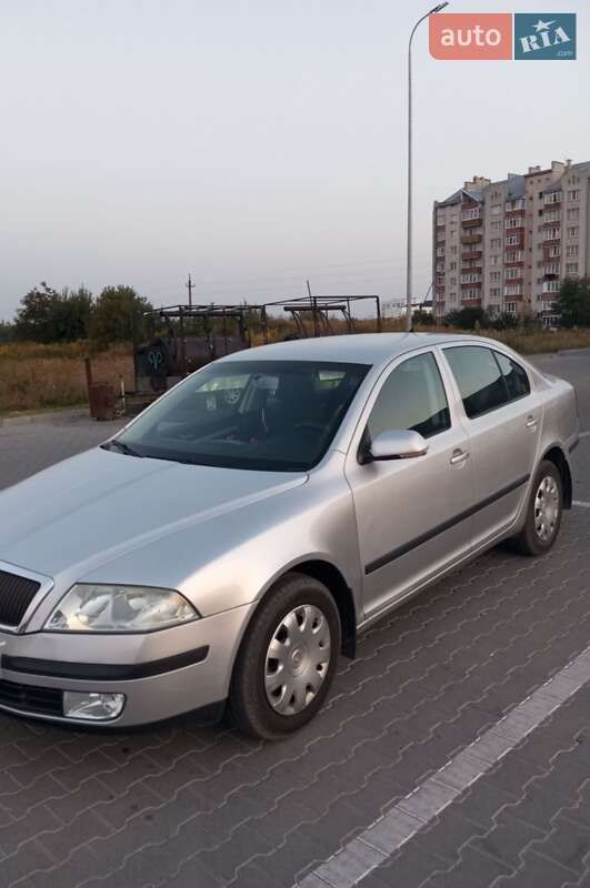 Лифтбек Skoda Octavia 2005 в 
