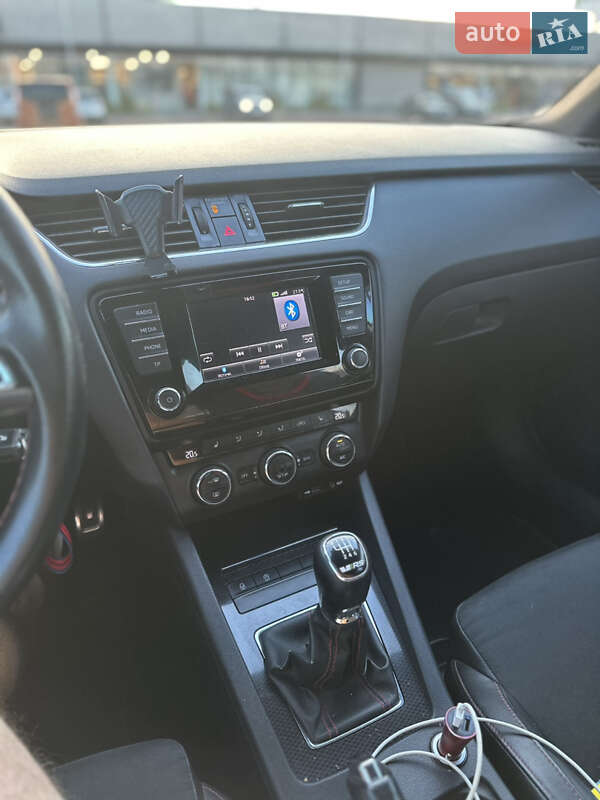 Универсал Skoda Octavia 2014 в Тячеве фото 12 Универсал Skoda Octavia 2014 в Тячеве