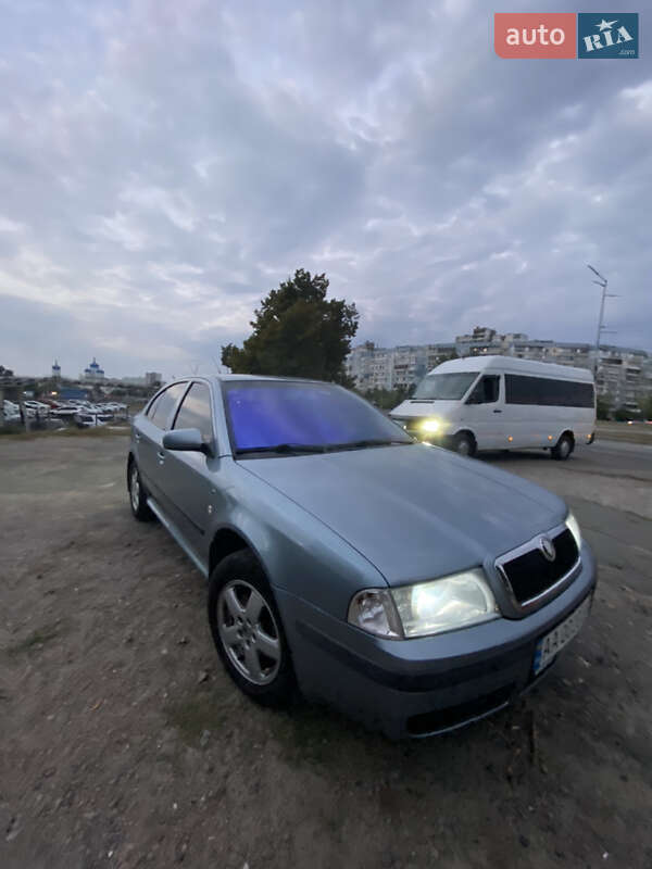 Лифтбек Skoda Octavia 2002 в Киеве