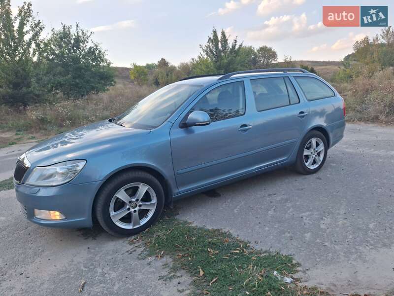 Универсал Skoda Octavia 2009 в Гадяче