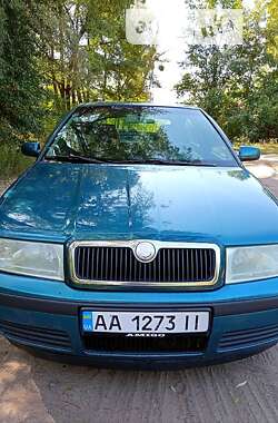 Лифтбек Skoda Octavia 2003 в Киеве